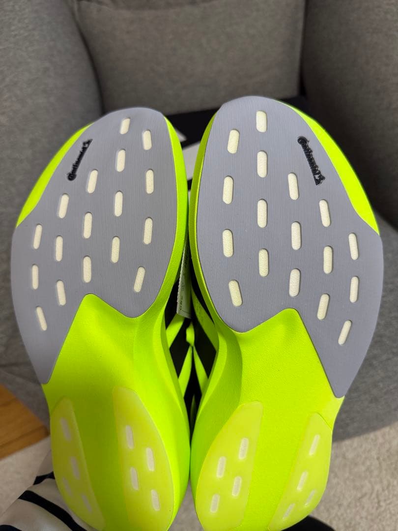 新品未使用　アディダス evo sl 26.0cm 蛍光イエロー