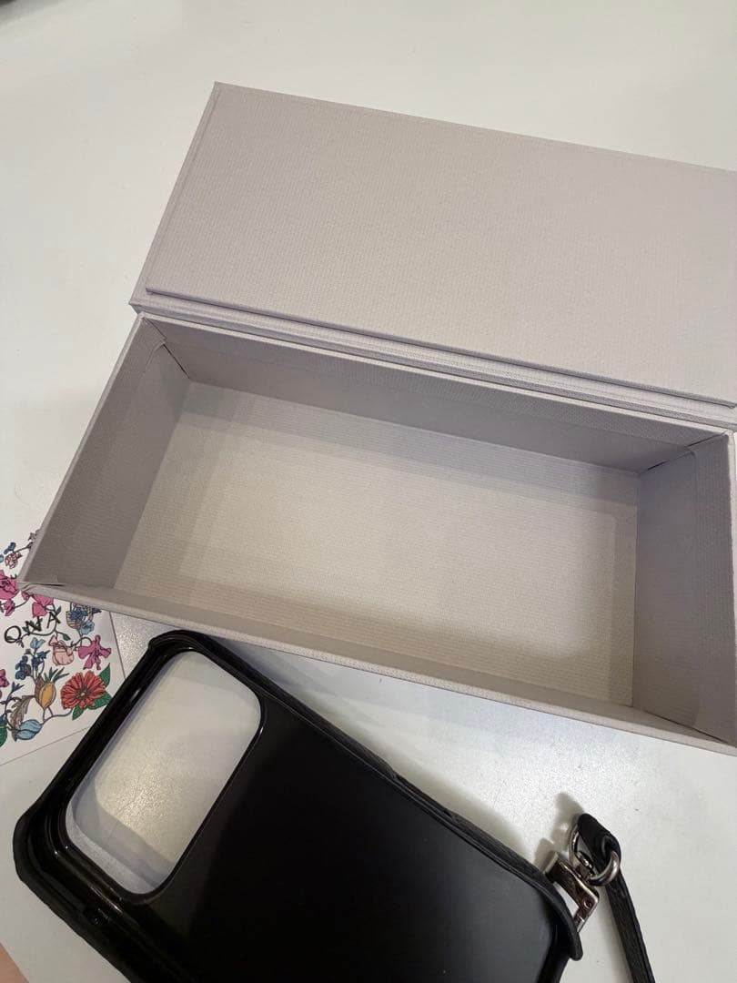 XmasセールCHATONA iPhone17Pro ケースストラップカード入付