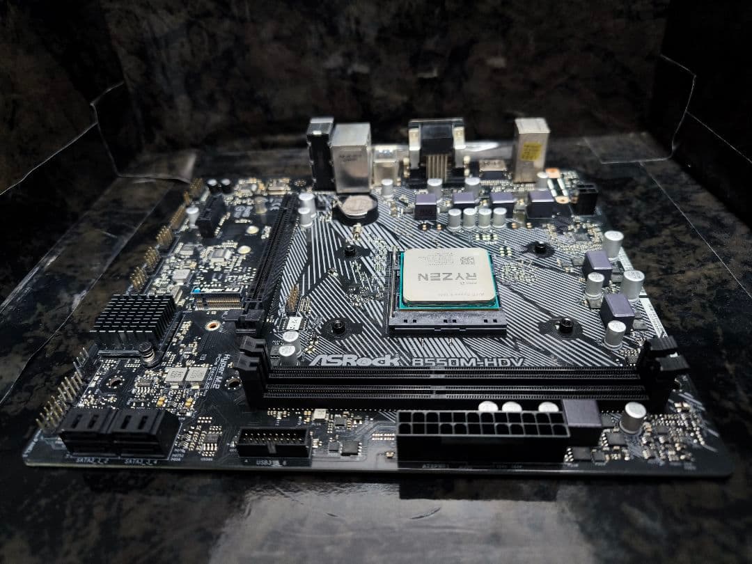 セット売り!! Ryzen5 3600+ASRock B550M-HDV 動確済