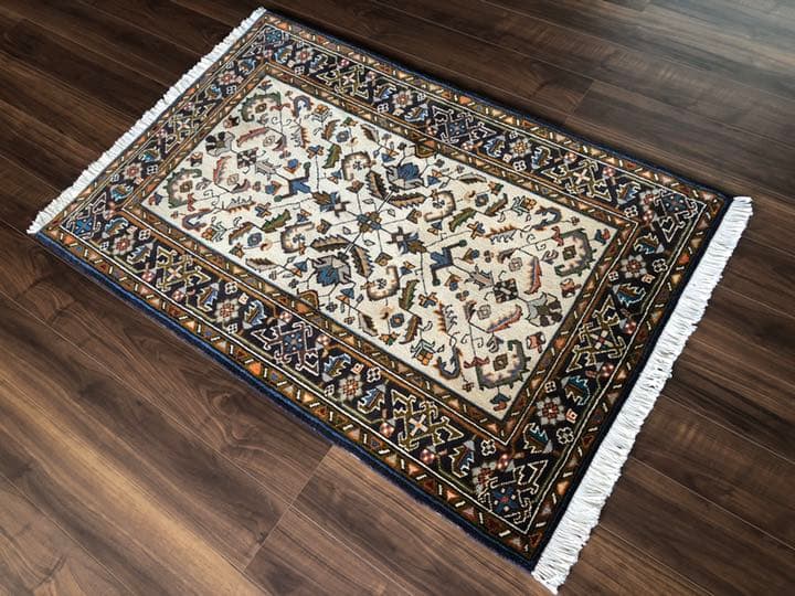 ヘリーズ産 ペルシャ絨毯 150×101cm