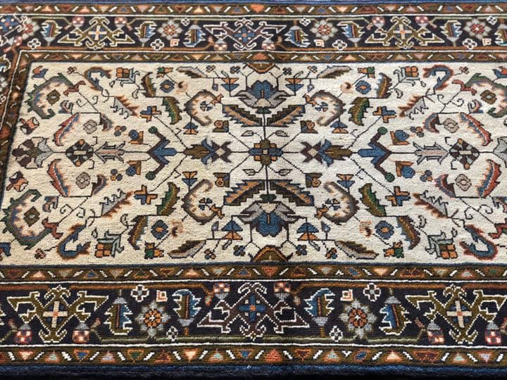 ヘリーズ産 ペルシャ絨毯 150×101cm