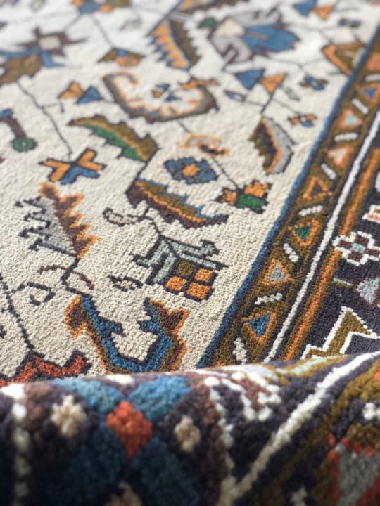 ヘリーズ産 ペルシャ絨毯 150×101cm