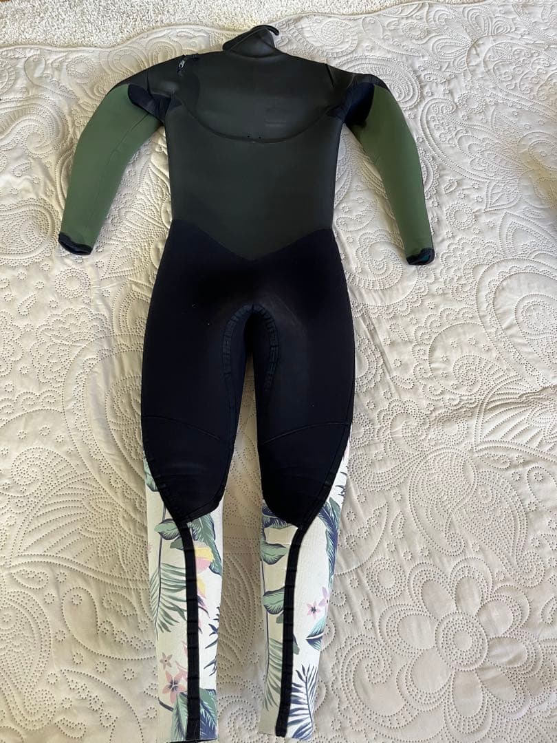 ROXYウエットスーツ　5mm