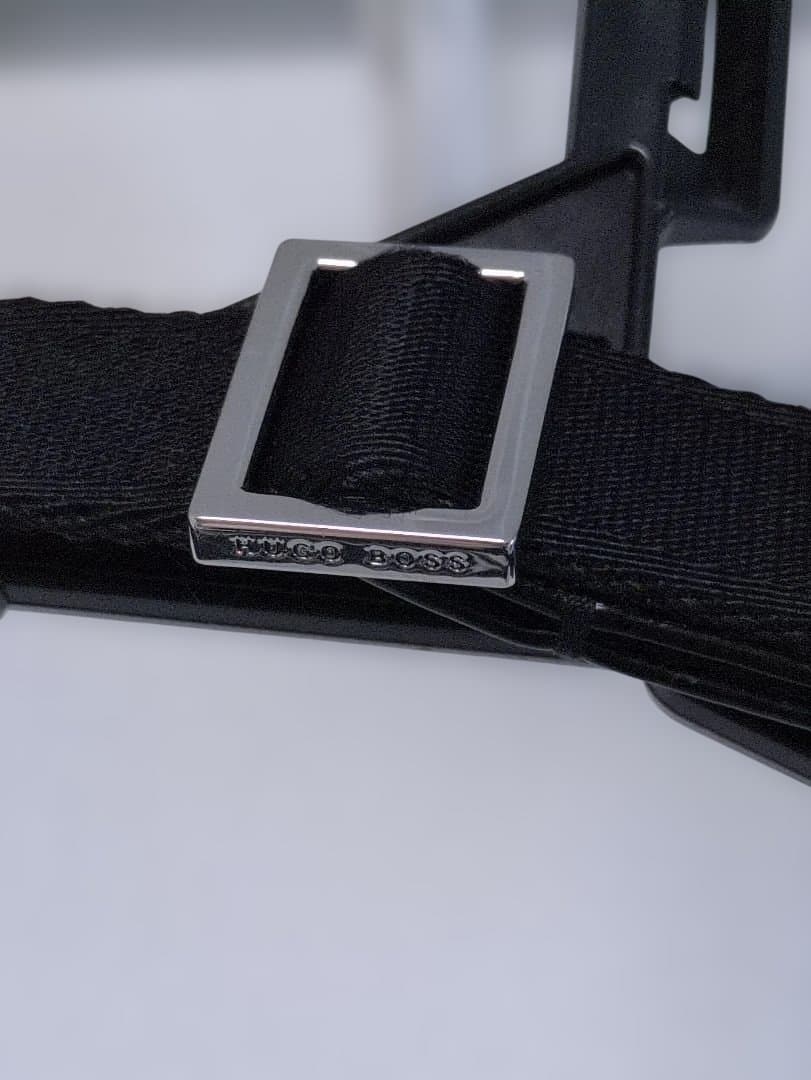 HUGO BOSS ブラック レザーショルダーバッグ