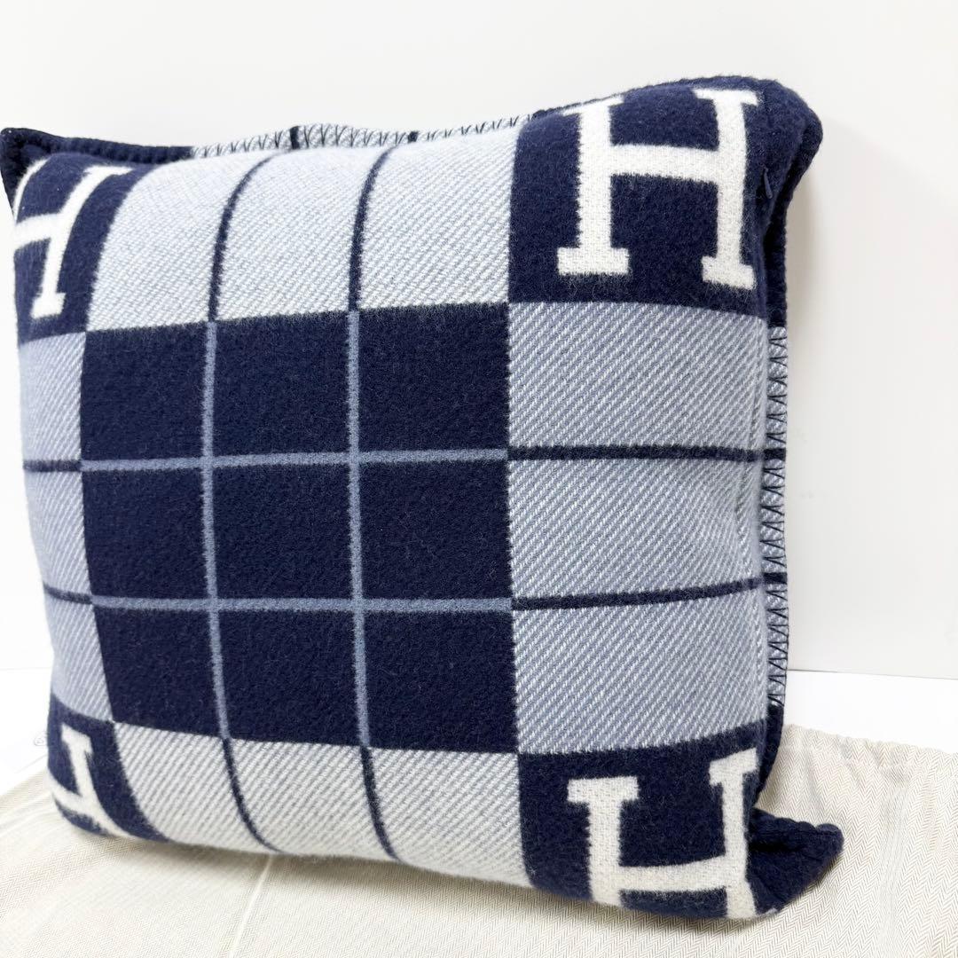 HERMES エルメス アヴァロンIII クッション ネイビー