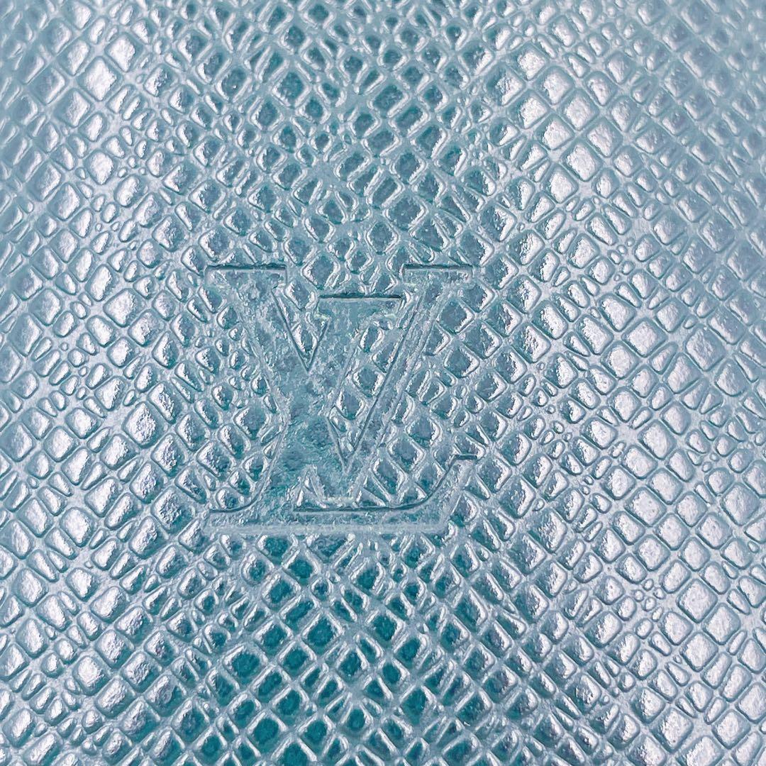 1EM42 LOUIS VUITTON ペンケース グリーン ルイヴィトン LV