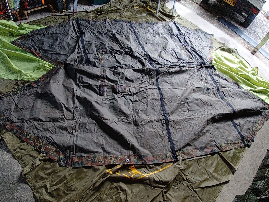 極上！！ドイツ軍　パップテント　3ファスナー x 2ファスナー小窓仕様