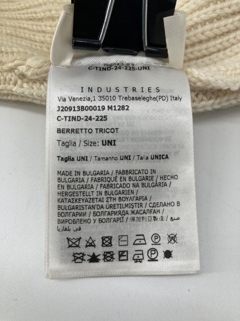 15669✨モンクレール 24年 ニット帽 ビッグロゴ ホワイト