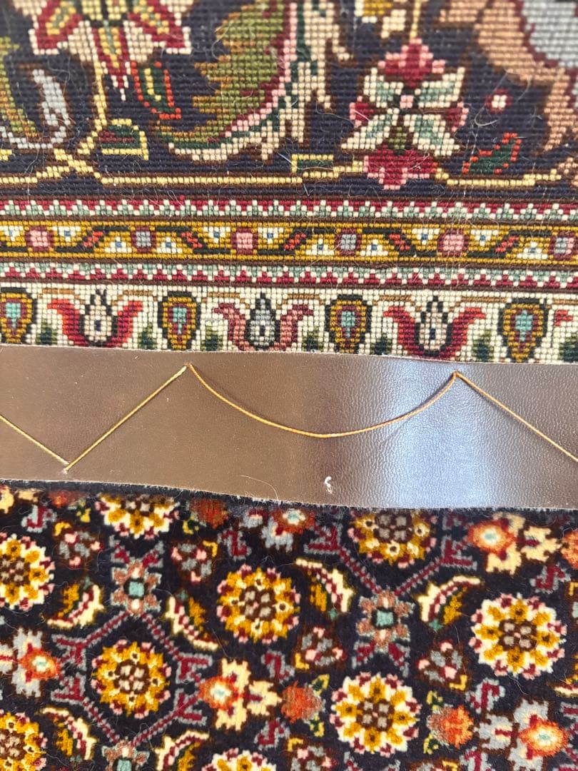 ペルシャ絨毯　タブリーズ　ウールとシルク　ラグ マヒ柄