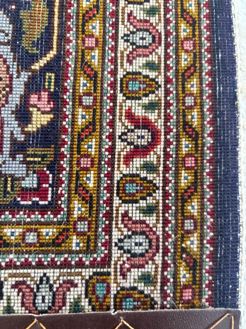 ペルシャ絨毯　タブリーズ　ウールとシルク　ラグ マヒ柄