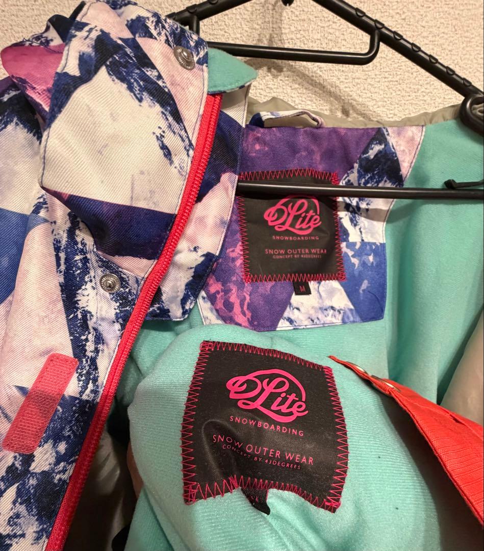 スノーボードウェアセット（ジャケット・パンツ）　レディース Mサイズ　DLite