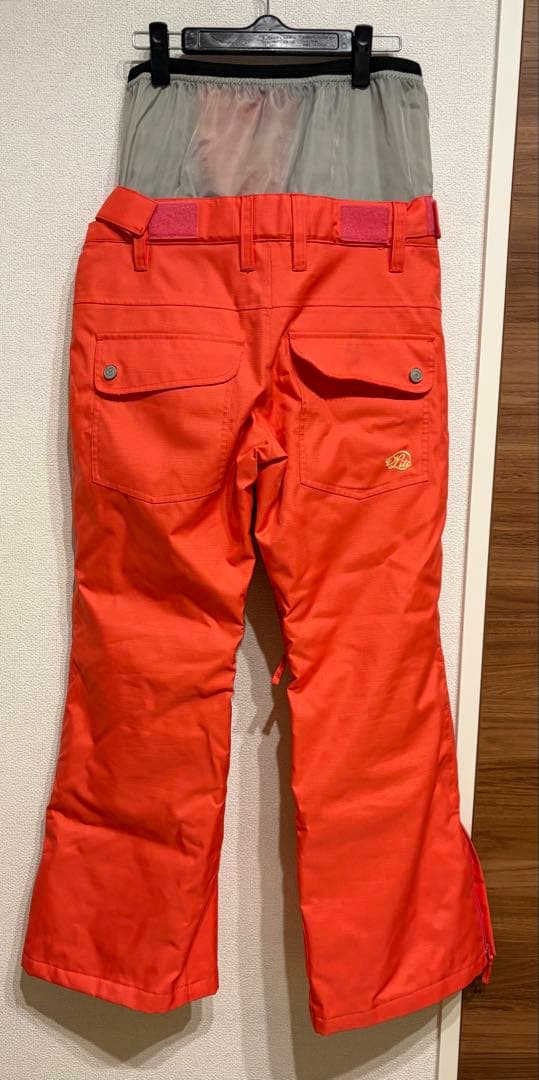 スノーボードウェアセット（ジャケット・パンツ）　レディース Mサイズ　DLite