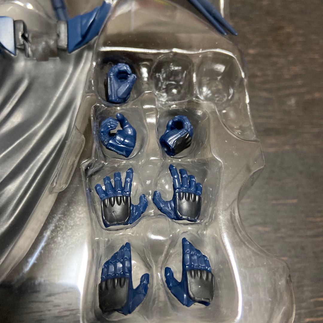 S.H.Figuarts フィギュアーツ　仮面ライダーナイト　ダークウイング