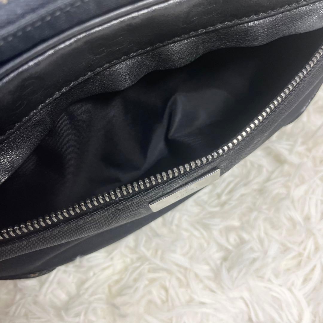 GUCCI グッチ ボディーバッグ シマレザー GG ロゴプレート - メルカリ