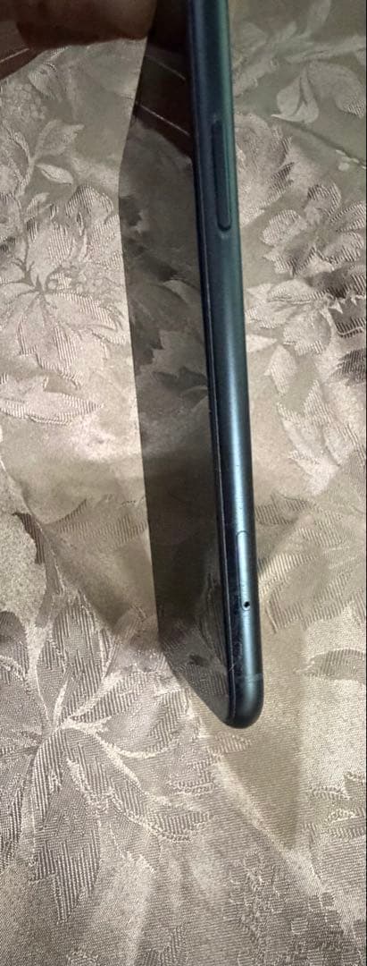 津*田様 iPhone XR 本体　128G 黒　美品