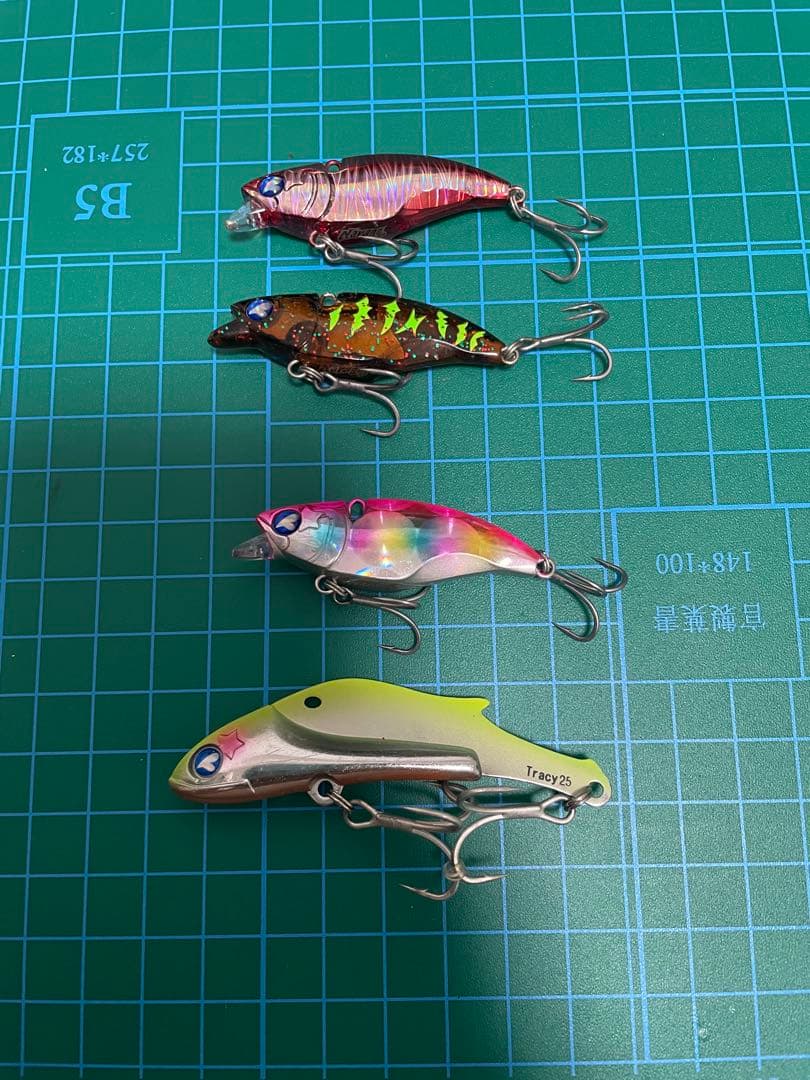 Blue Blue（ブローウィン、アイザーなど）カゲロウ　シーバスルアー