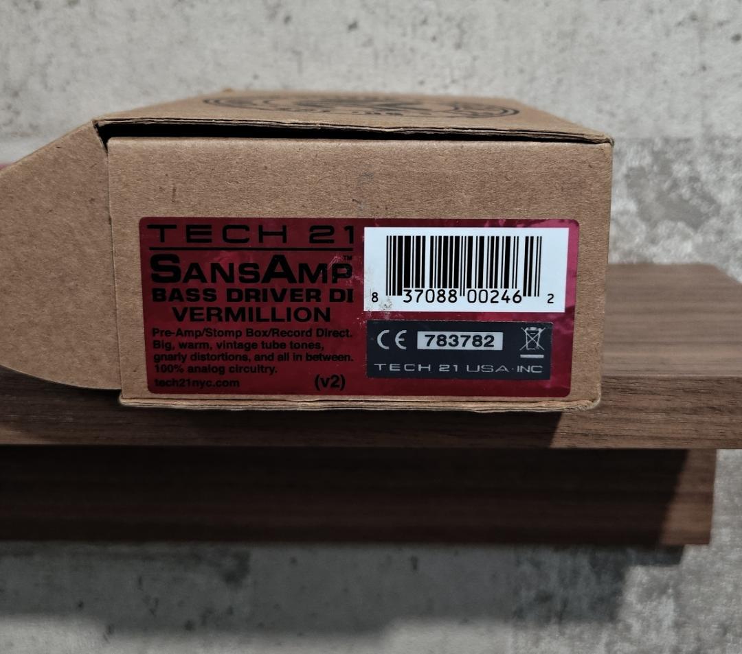 み*様 最終値下げ TECH 21 SansAmp BASS DI V2 限定赤 - メルカリ