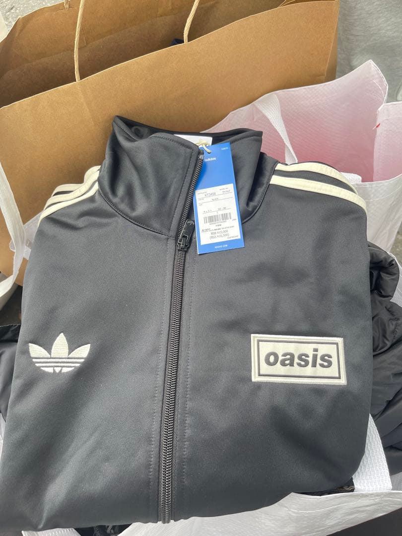 adidas oasis ブラック ジャージ　Size L