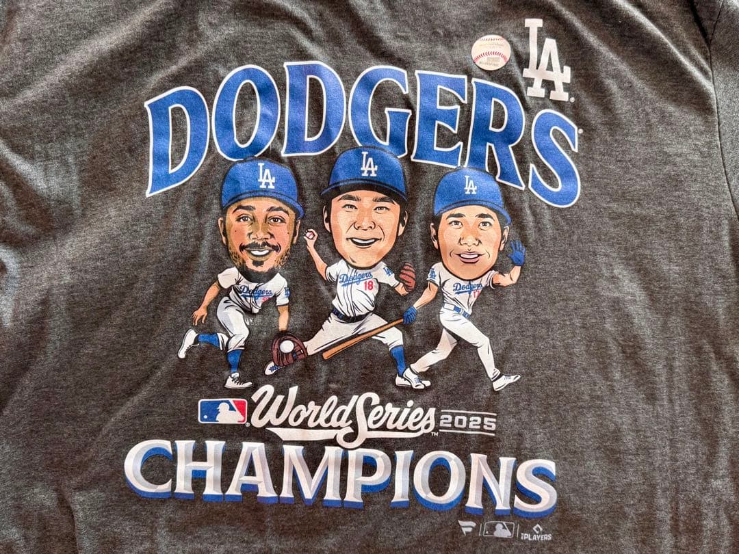 ドジャース大谷翔平、山本由伸、ムーキー・ベッツTシャツ ワールドチャンピオン M