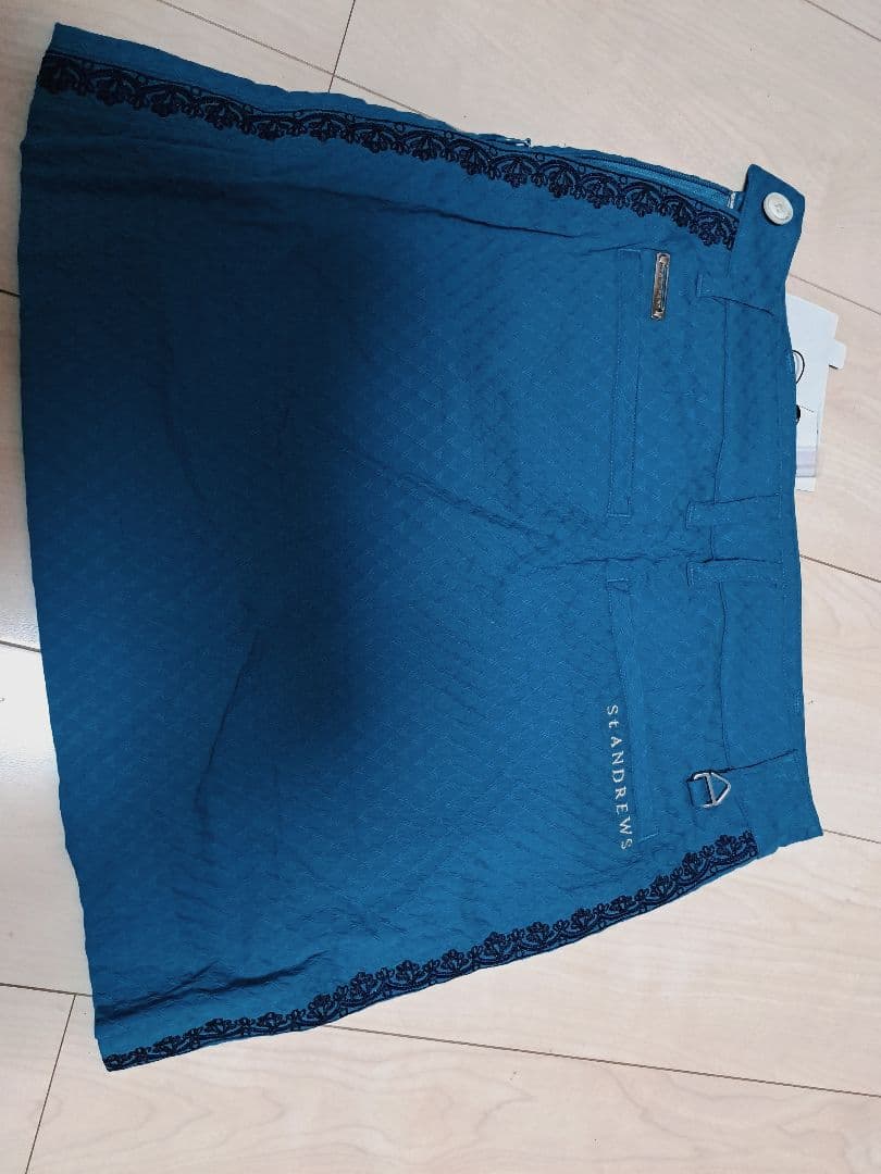 セントアンドリュースゴルフウェア ノースリーブポロ 花柄刺繍、スカートセット