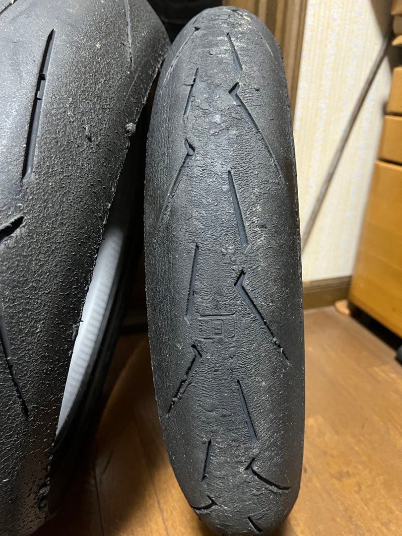 ピレリ　スーパーコルサV4 SC1 110/70-17 140/70-17