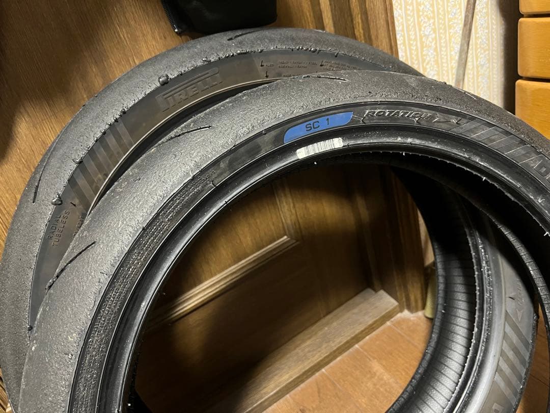 ピレリ　スーパーコルサV4 SC1 110/70-17 140/70-17