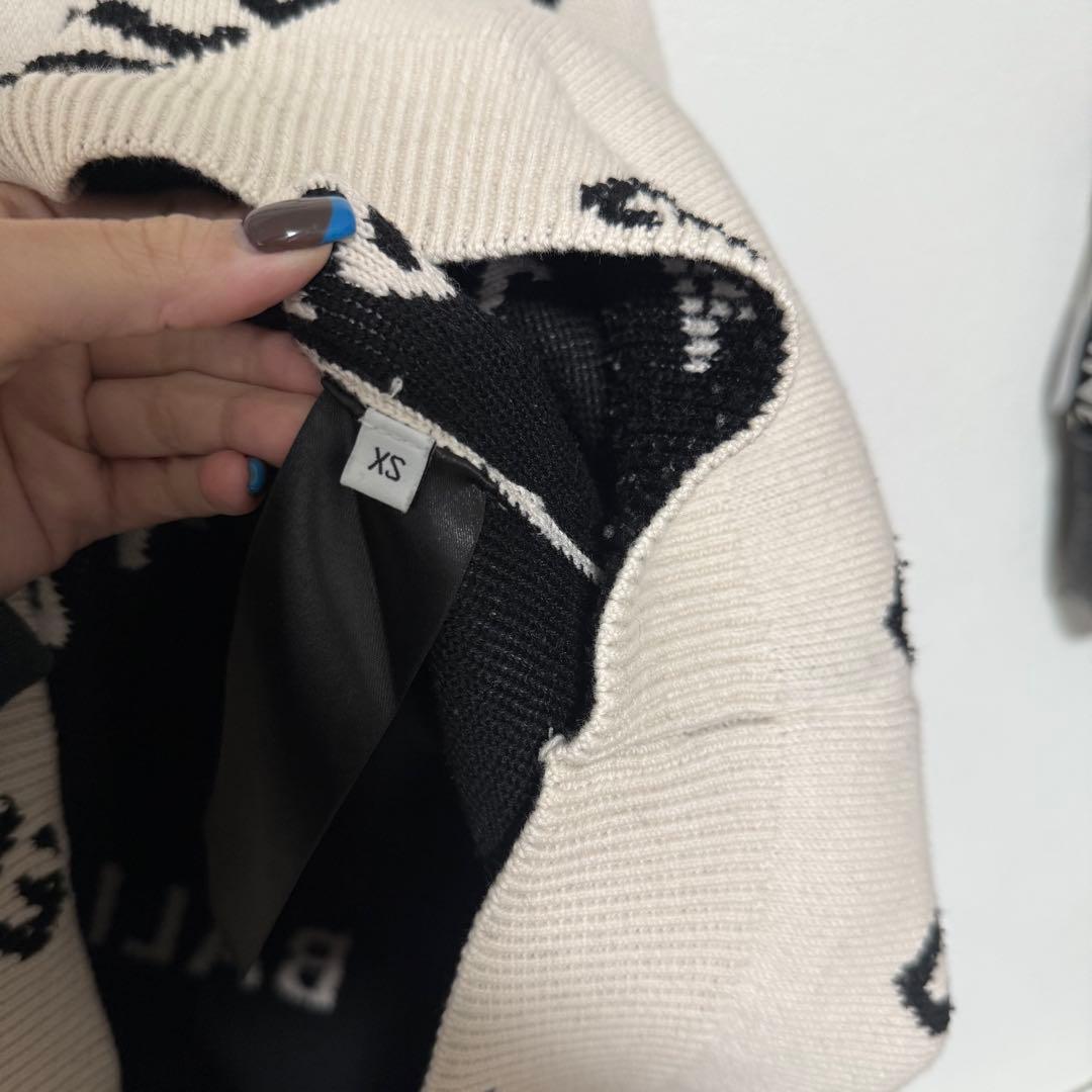 BALENCIAGA ロゴニット セーター アイボリー