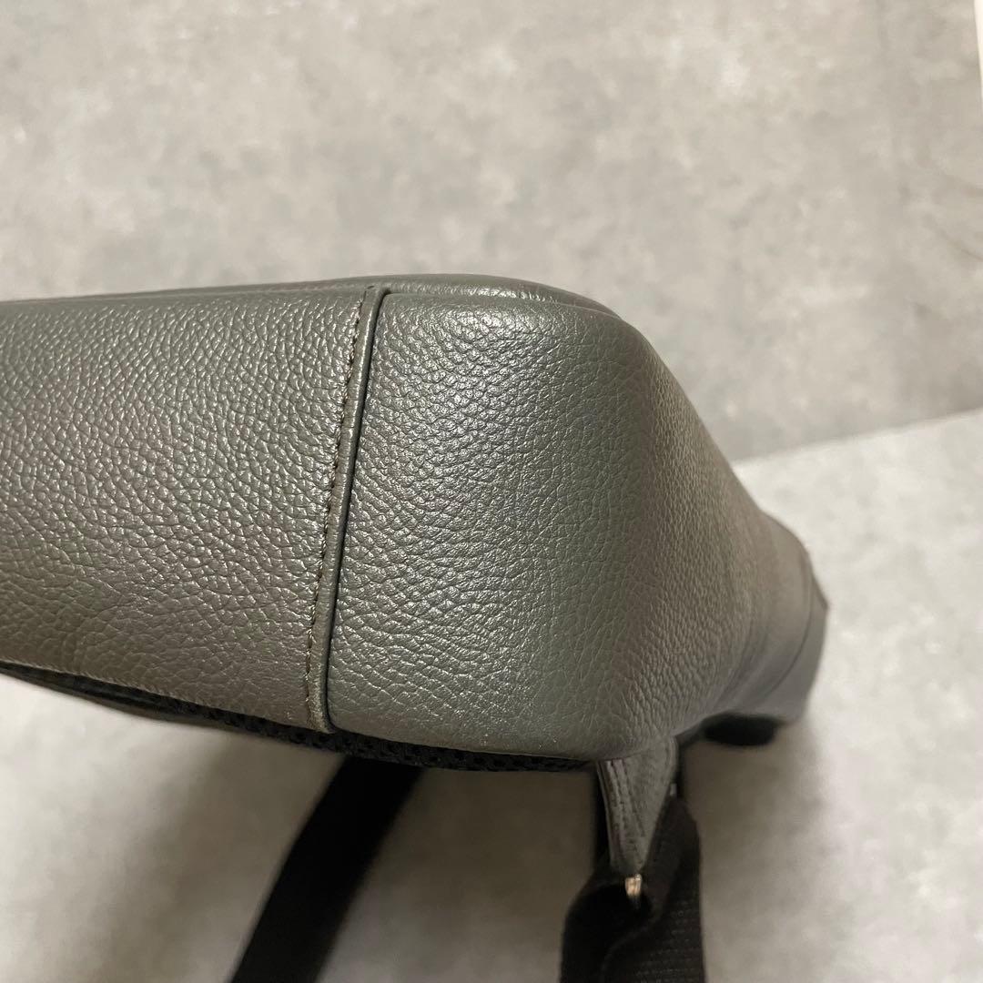 【美品】 ビジネスレザーファクトリー スリムバックパック 牛本革 A4 オリーブ