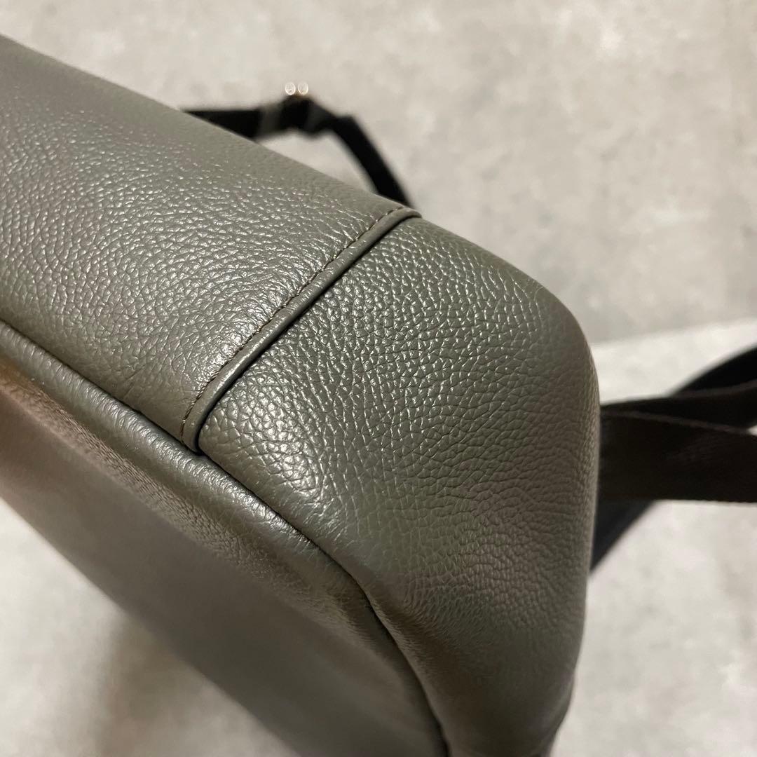 【美品】 ビジネスレザーファクトリー スリムバックパック 牛本革 A4 オリーブ