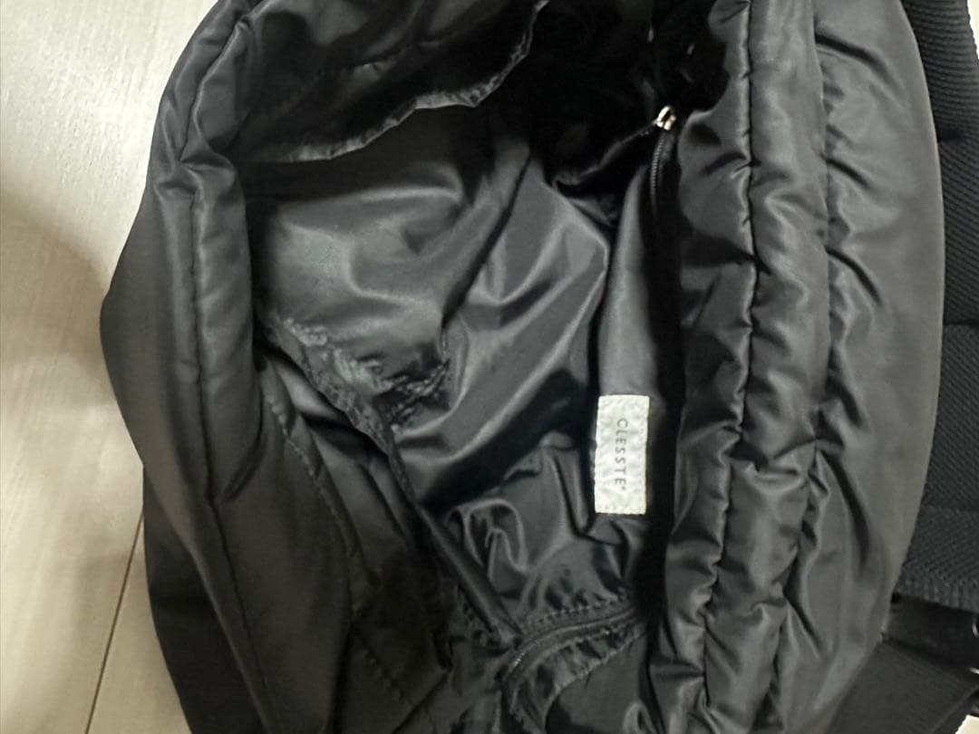 バッグ CLESSTE PADDED FLAP HOLIDAY BAG(BLACK)