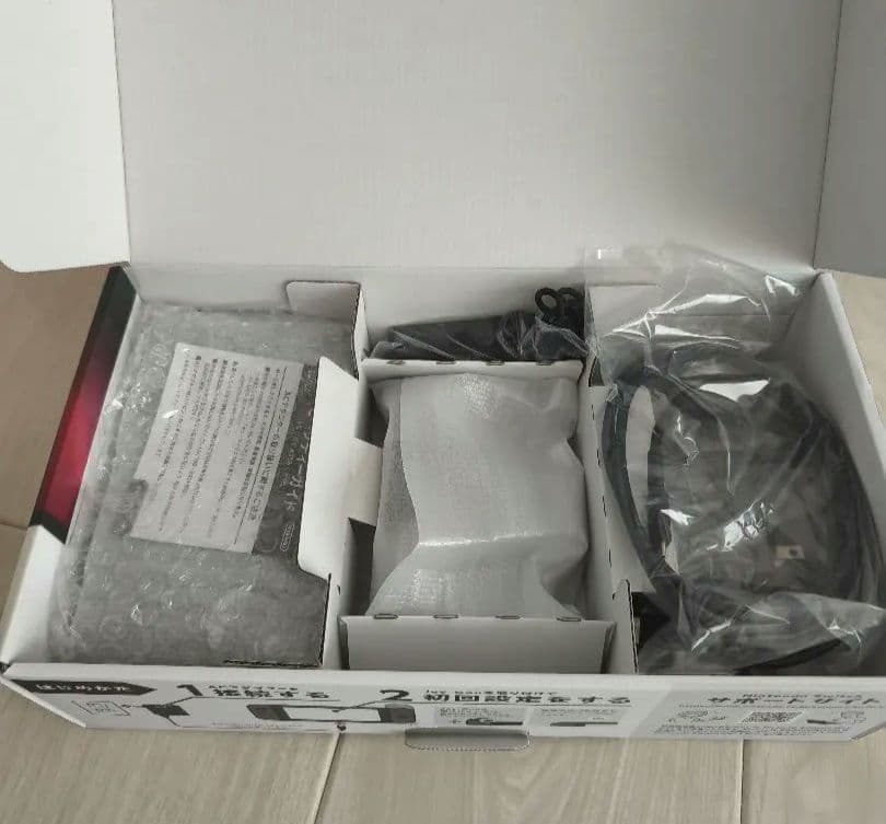 yyy☻さま専用【美品】【箱有り】液晶フィルム付きNintendo Switch