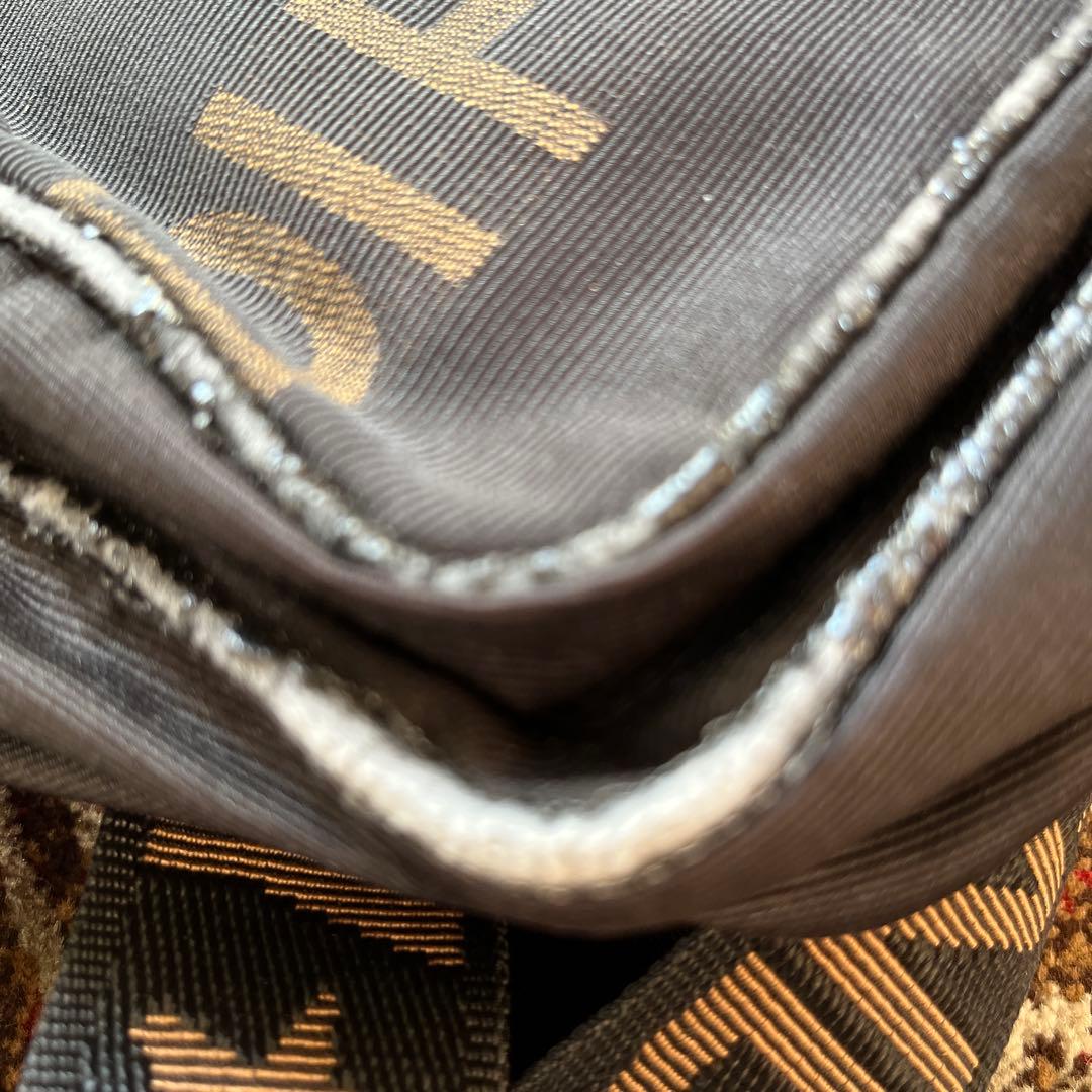 FENDI フェンディ リュック 黒 ナイロン ロゴプレート