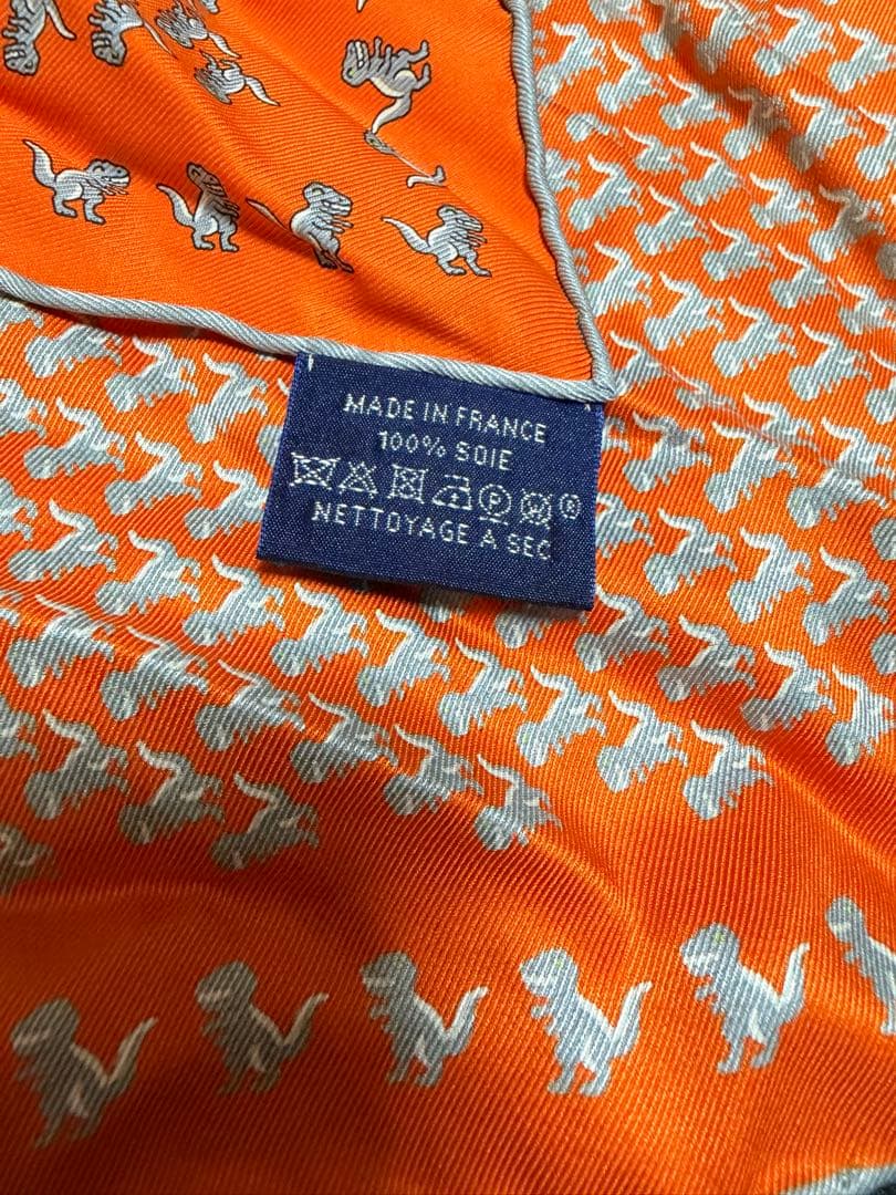 HERMES エルメス　カレ40 恐竜