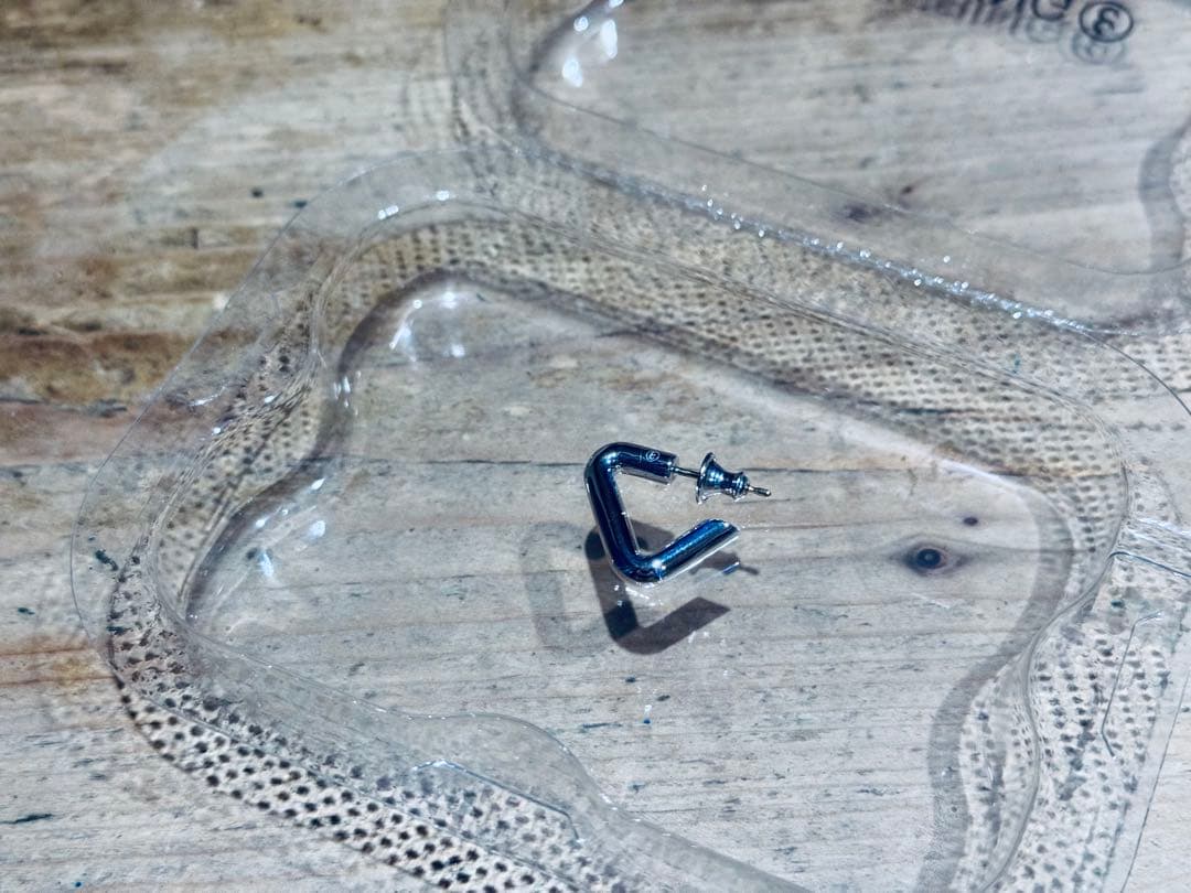 CAREERING TRIANGLE 301 WHITE 片耳【優里着用モデル】