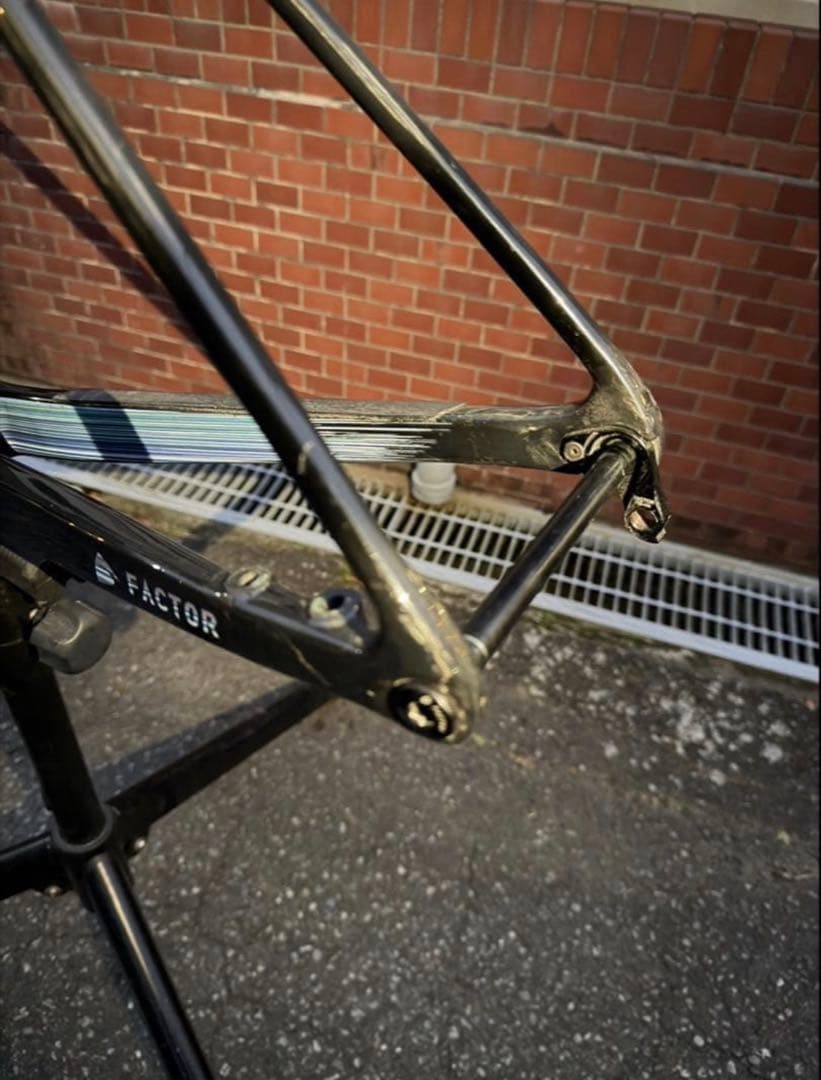 factor ostro vam フレームセット　ハンドル　BB