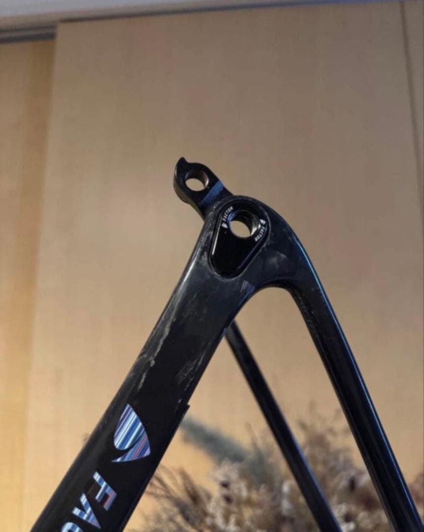 factor ostro vam フレームセット　ハンドル　BB