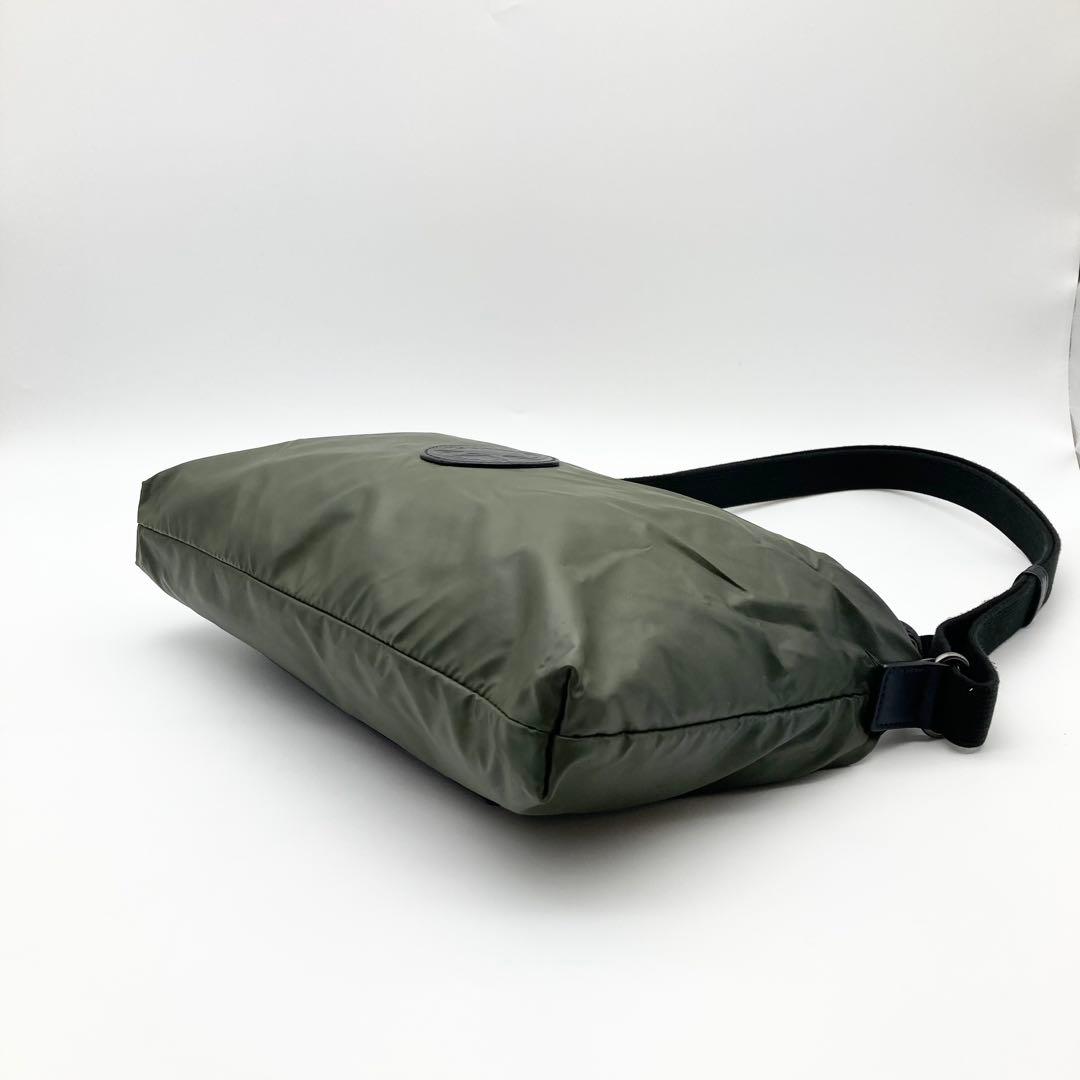 ハンティングワールド ショルダーバッグ カーキ ナイロン ロゴ 軽量