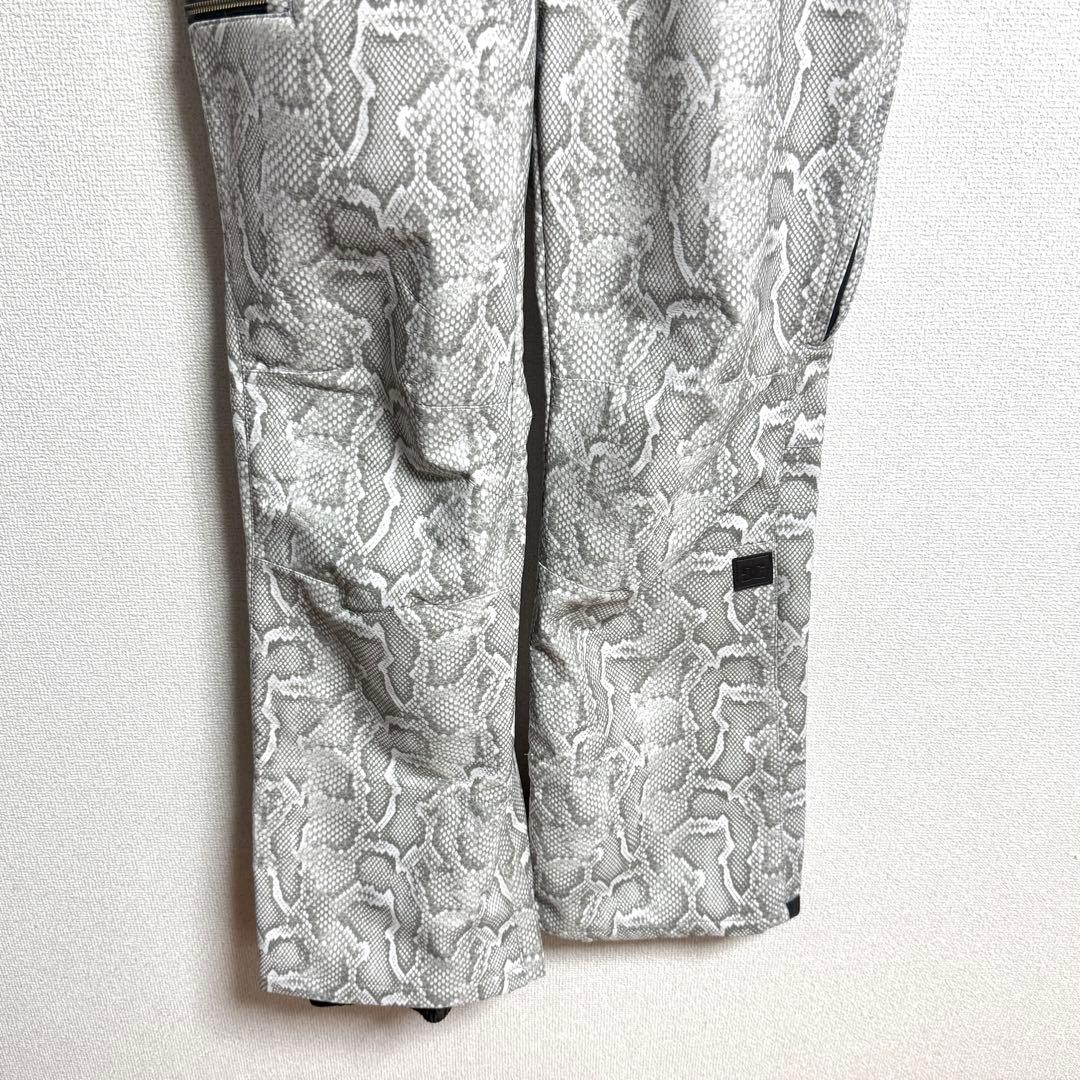 【超美品】DC ディーシー スノーボード ウェア＆パンツ ビブパン 上下 Ｌ