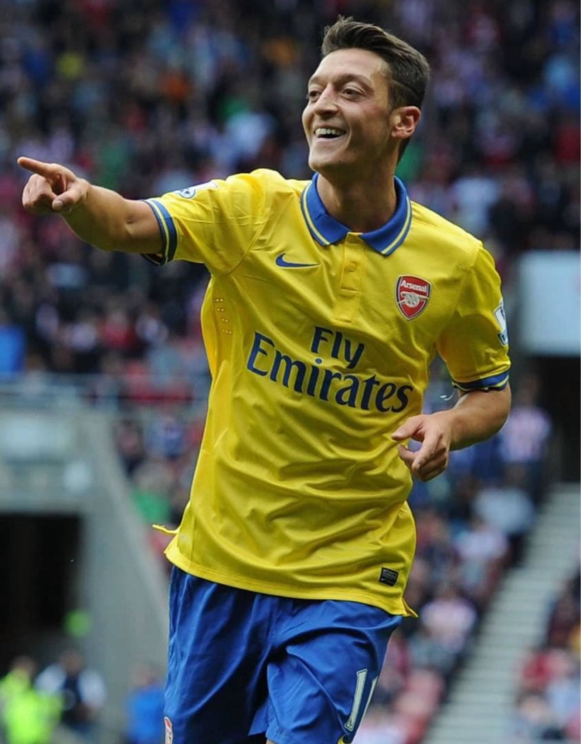 エジル　ユニフォーム