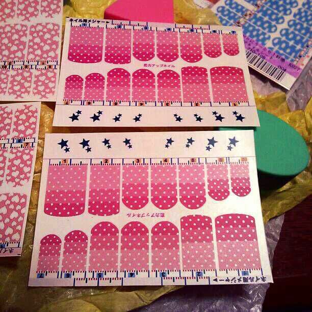 値下☆【未使用】③ネイルシート2種類4枚セ ット♡