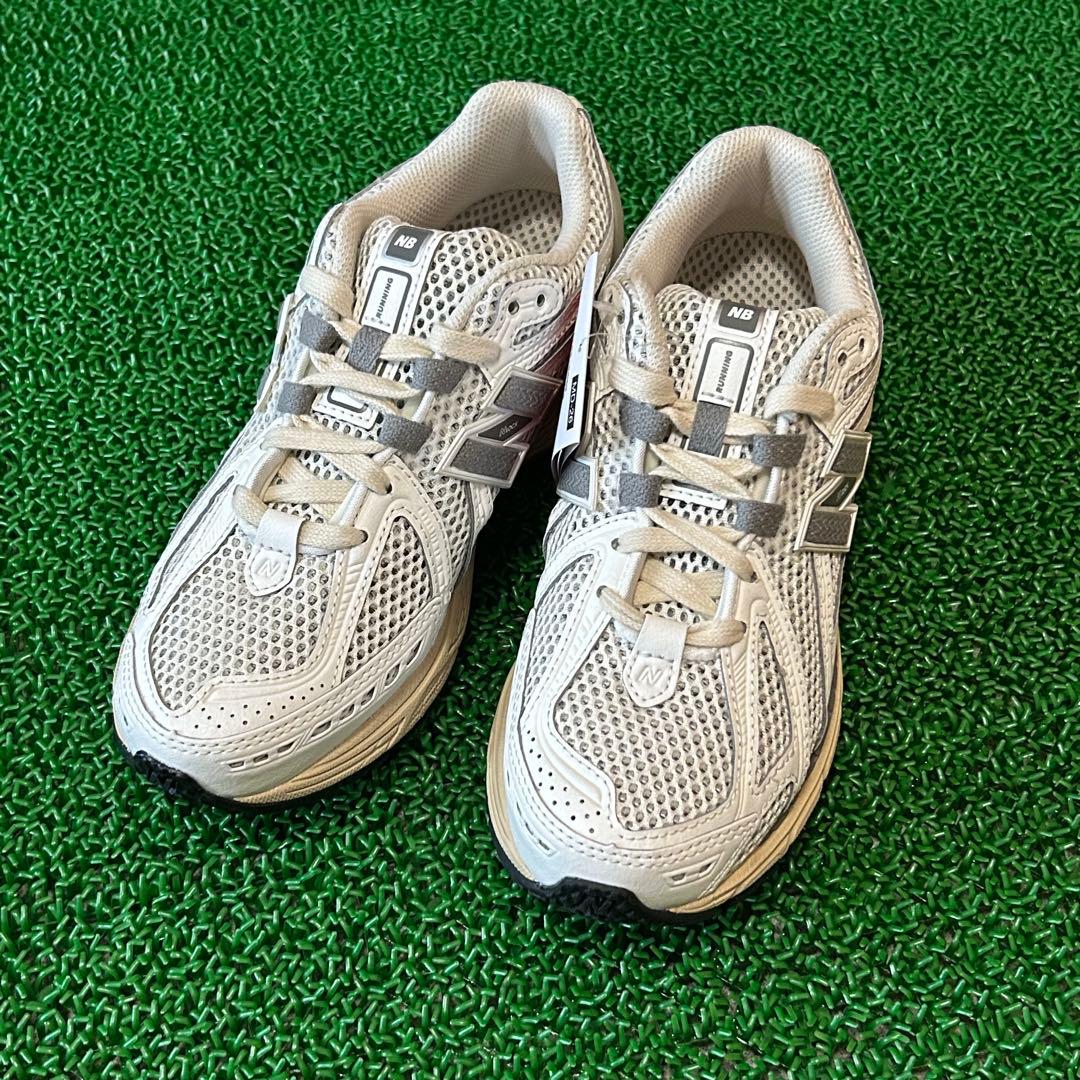【新品】ニューバランス　M1906RP 23cm