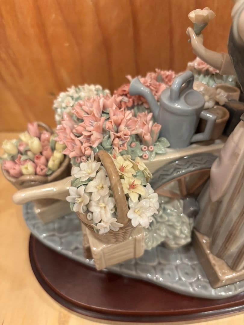 ひろりん　リヤドロ　公園通りの花屋さん