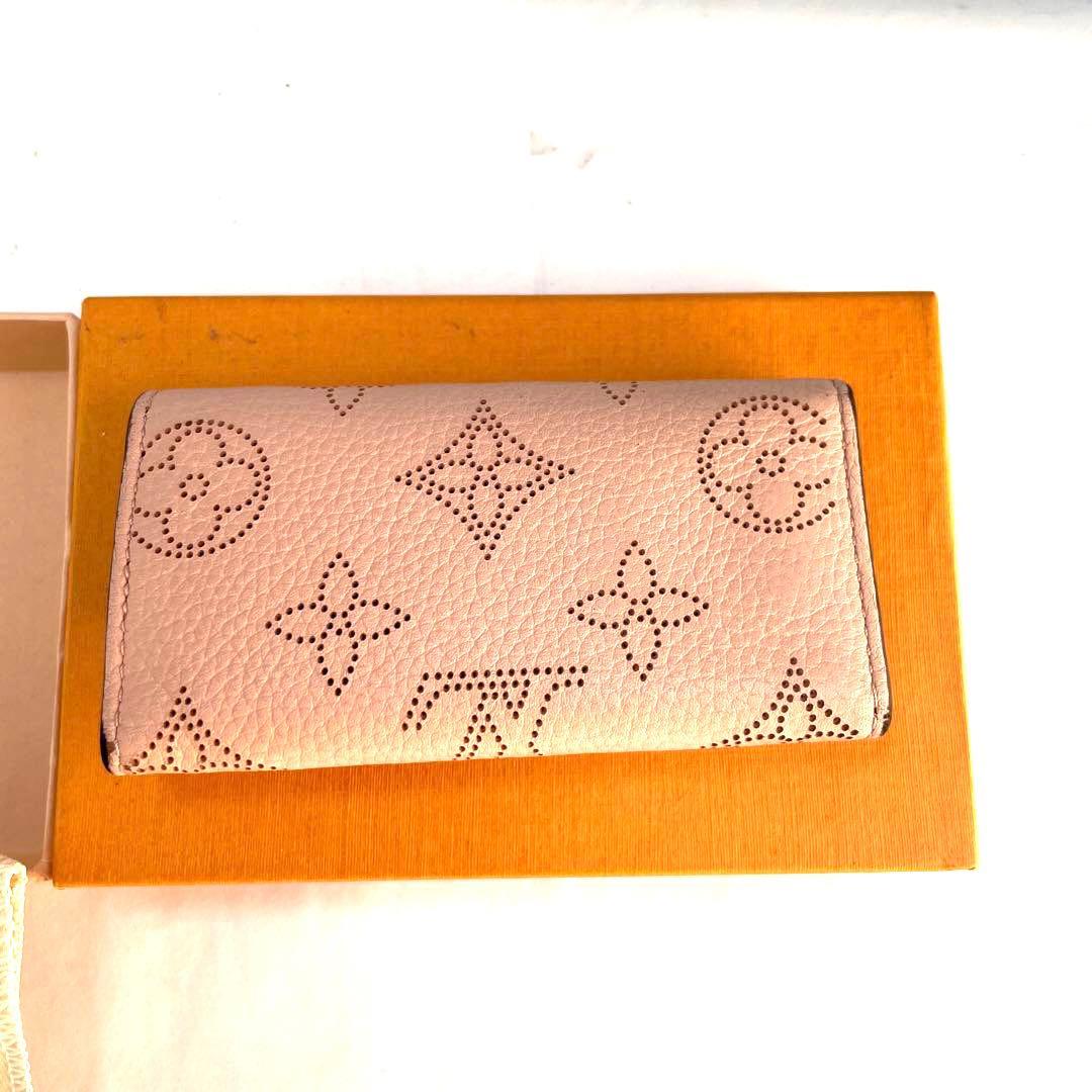 Louis Vuitton ルイヴィトン　キーケース マヒナ4連 ミュルティクレ