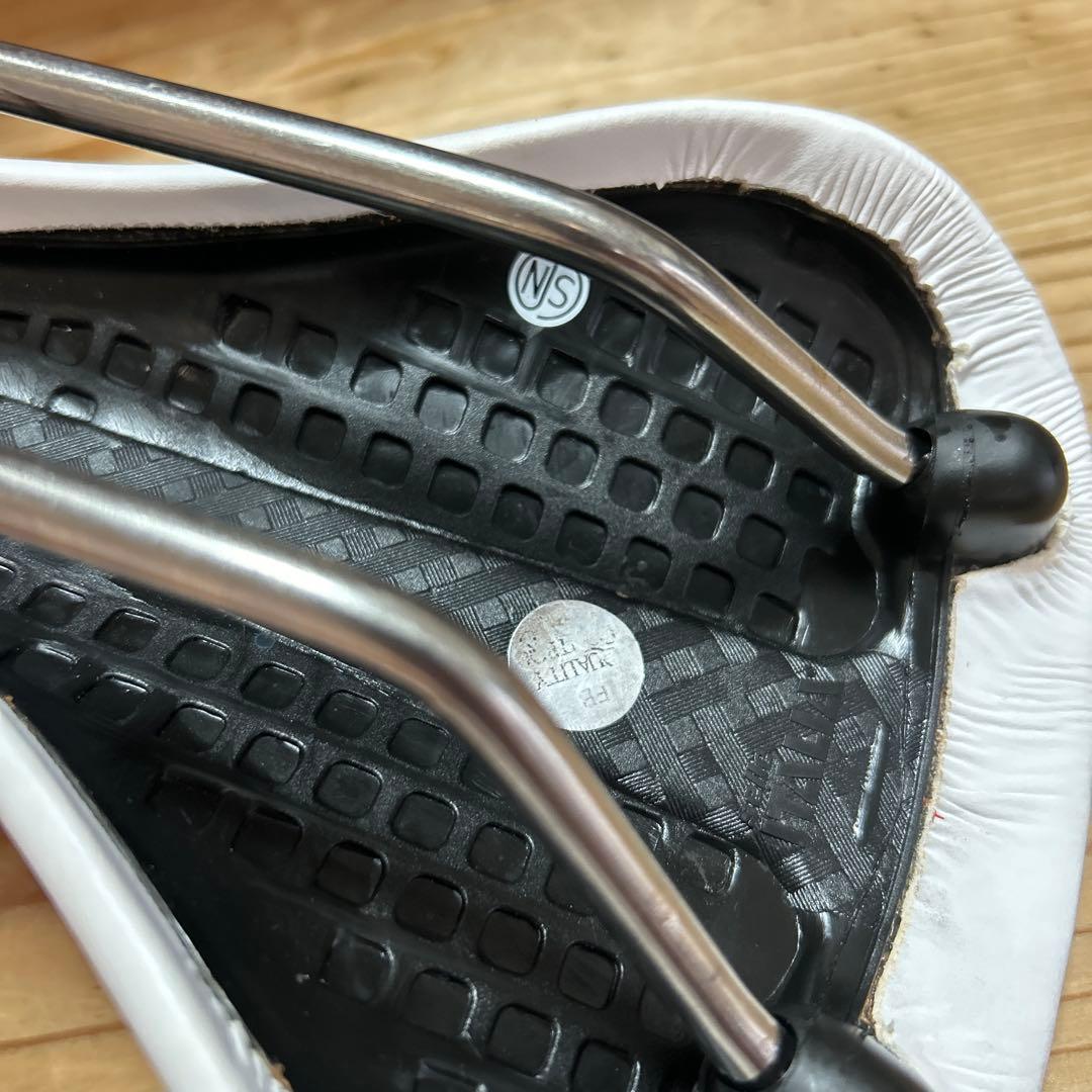 njs selleITALIA競輪サドル