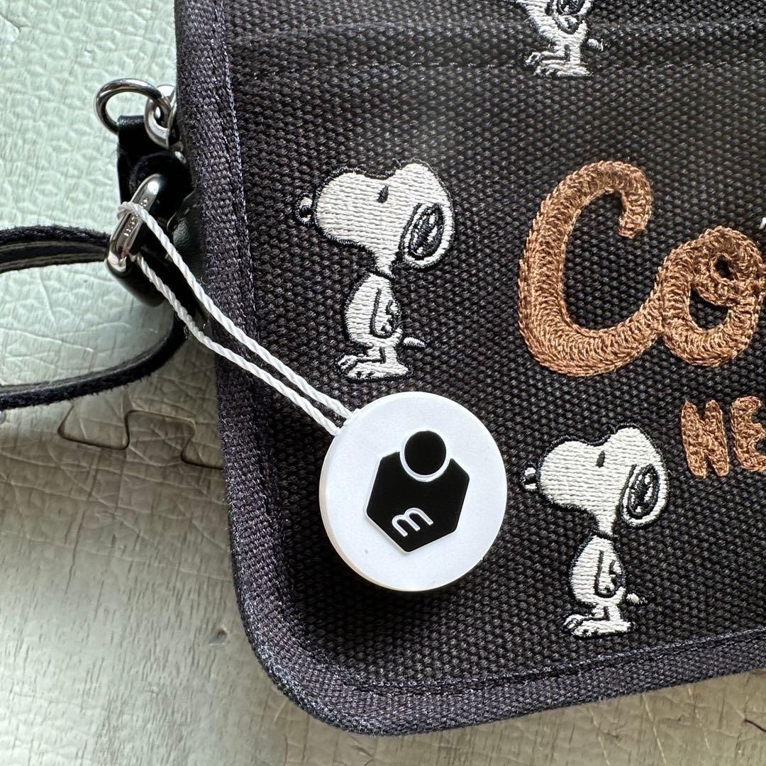 coach SNOOPYコラボ　カメラショルダーバッグ⭐︎