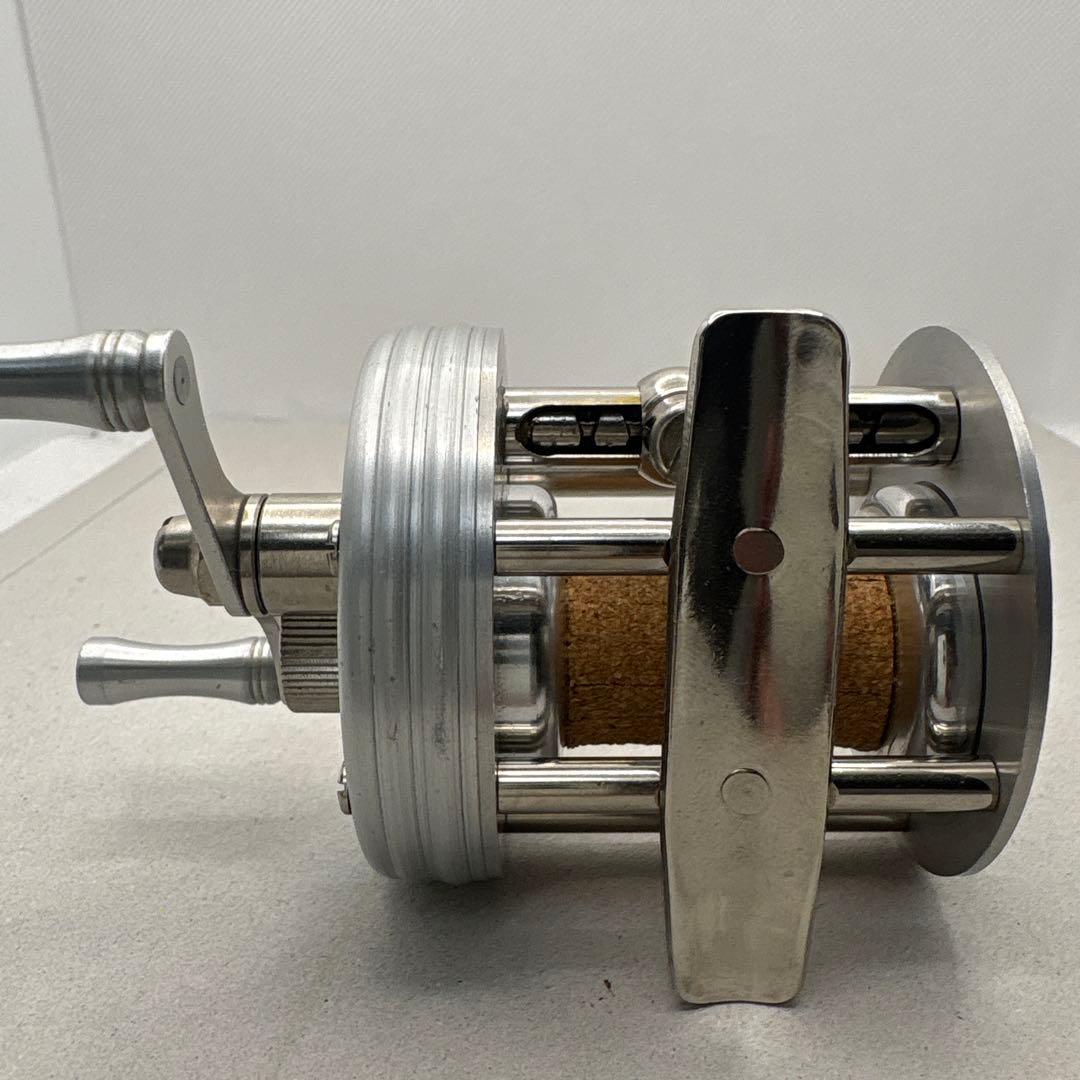 ＵmezoB.P.Bait Revolver ベイトリール