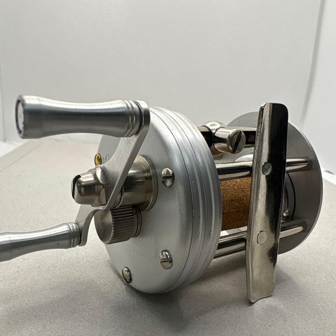 ＵmezoB.P.Bait Revolver ベイトリール