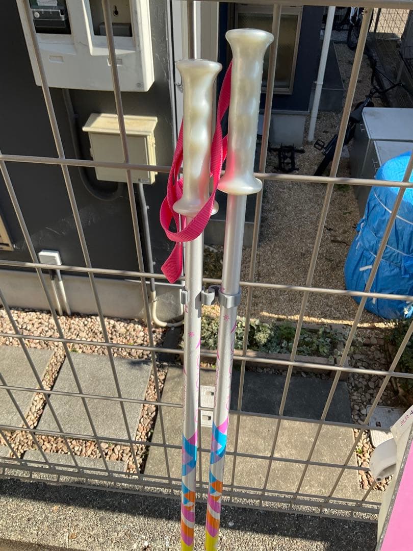 女の子向け　スキー板130cm＋ストックセットPure Conficient