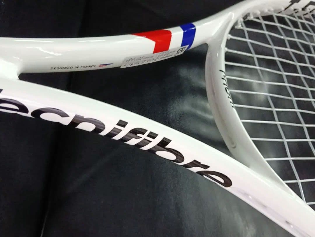 新品テクニ ファイバーT-FIGHT100インチ300ｇガット付き