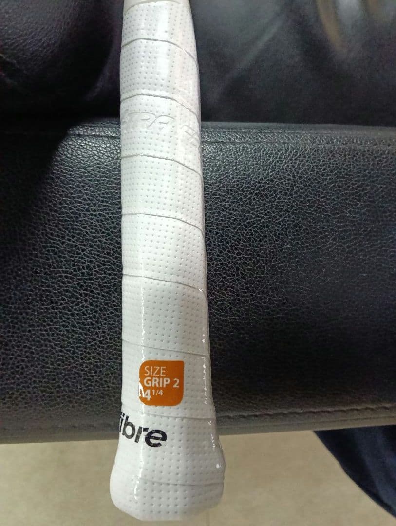 新品テクニ ファイバーT-FIGHT100インチ300ｇガット付き